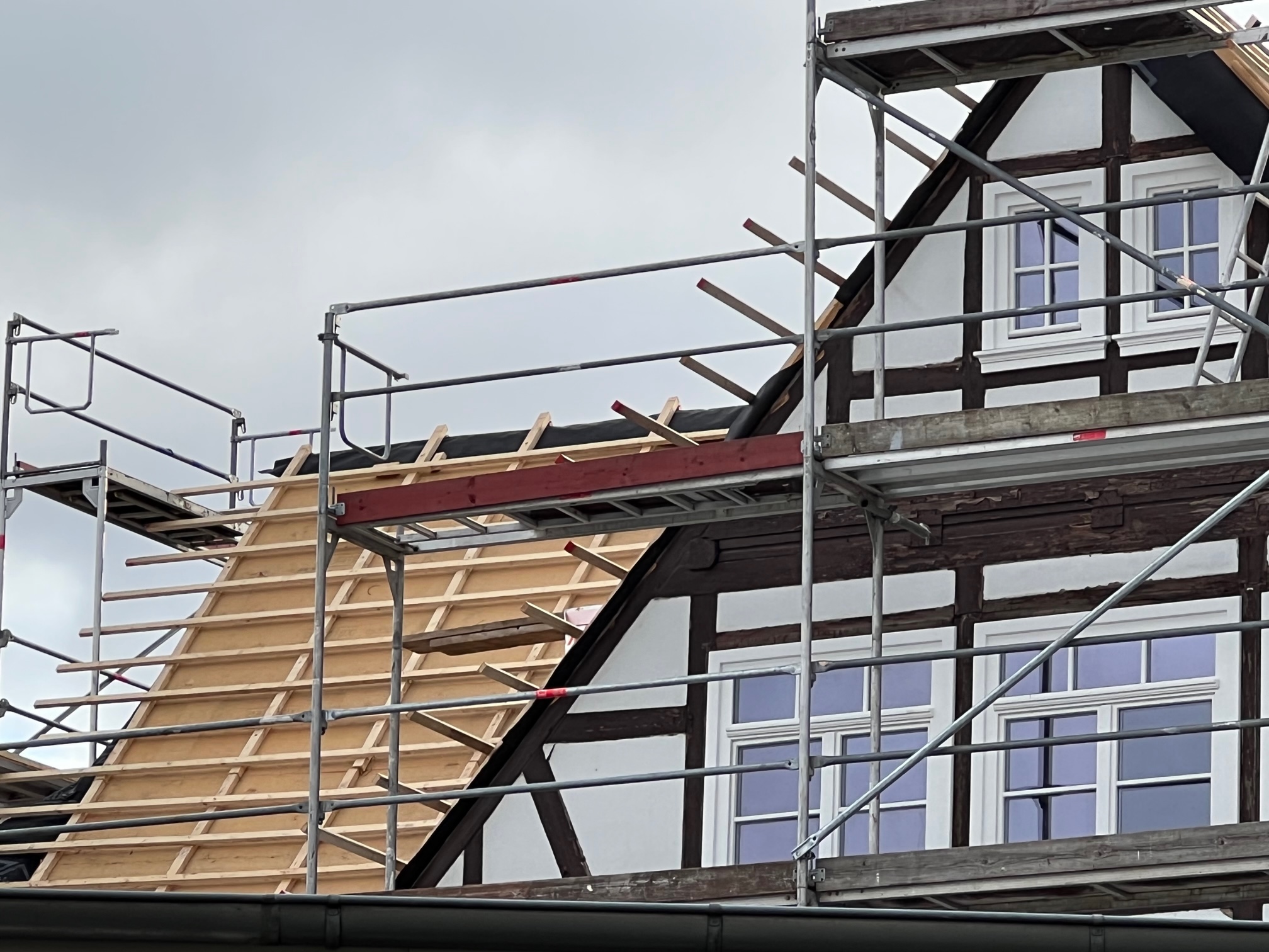 Ein neues Dach für die Alte Möbelfabrik